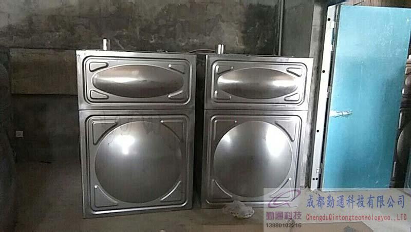 巴中88台1.5立方不锈钢水箱安装现场，订购单位：成都建工